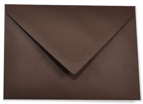 Briefumschlag DIN C6 120g/m² oF Nassklebung in dunkelbraun