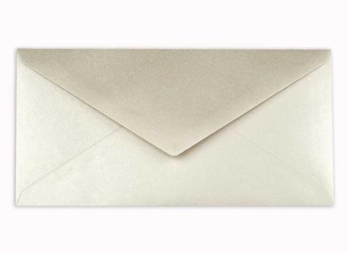 Briefumschlag DIN lang in metallic-champagner, 120g, ohne Fenster, Nassklebung