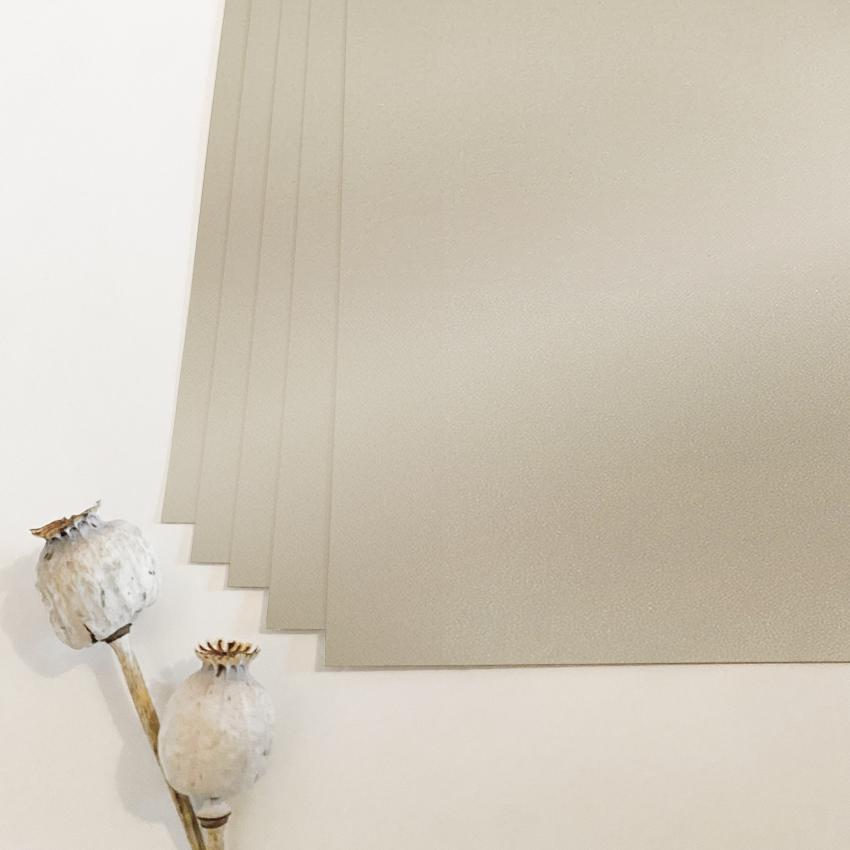 Cardstock "Metallic" 12"x12" 250g/m² (30,5 x 30,5cm) in metallic sand
